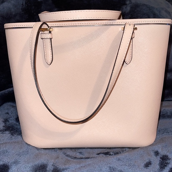 Authentic Michael Kors Tote Bag - Picture 3 of 7